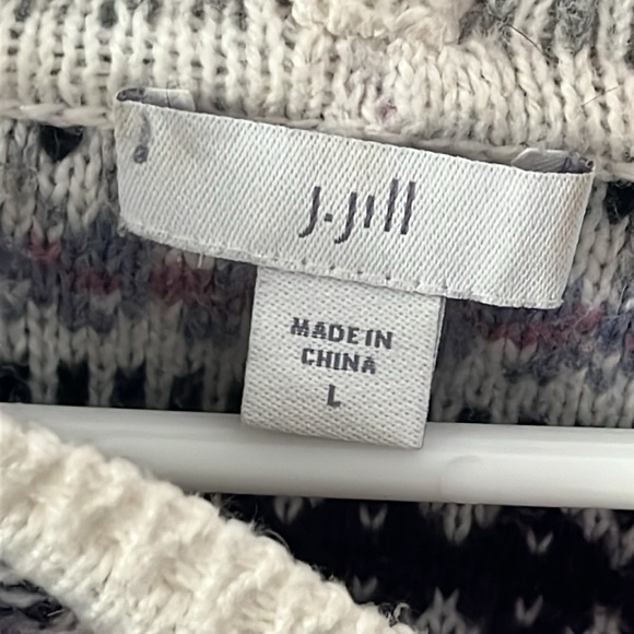 Jjill hooded sweater size large.   Very good condition no tears or stains. - Picture 3 of 3